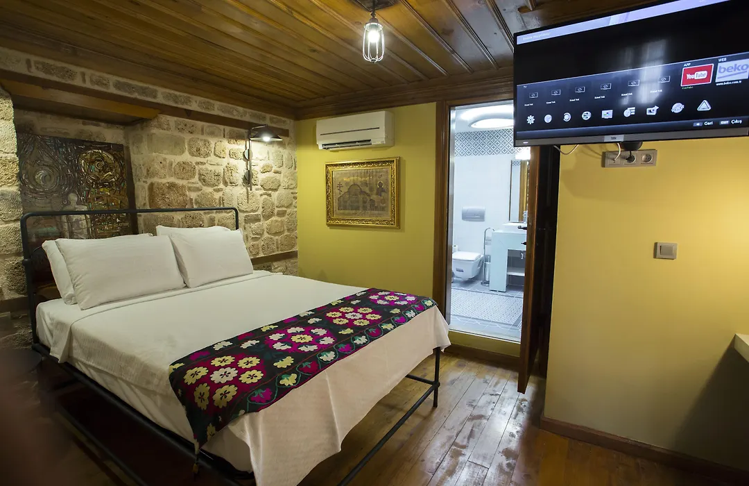 Char Me Hotel-1